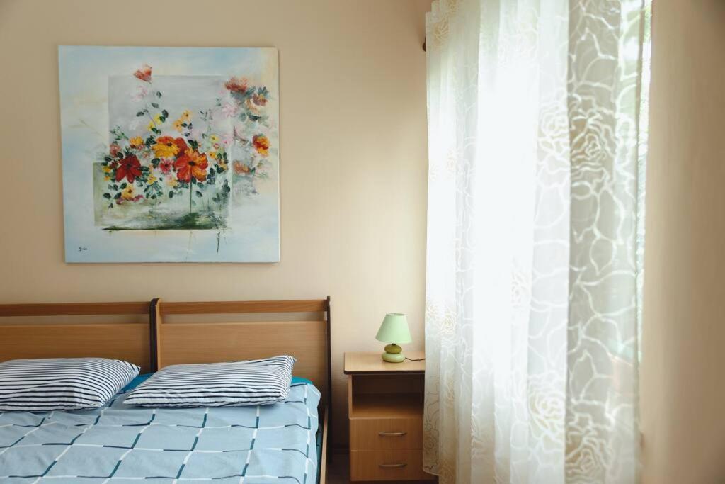 Rare Durres Apartment With Private Parking & Garden 外观 照片