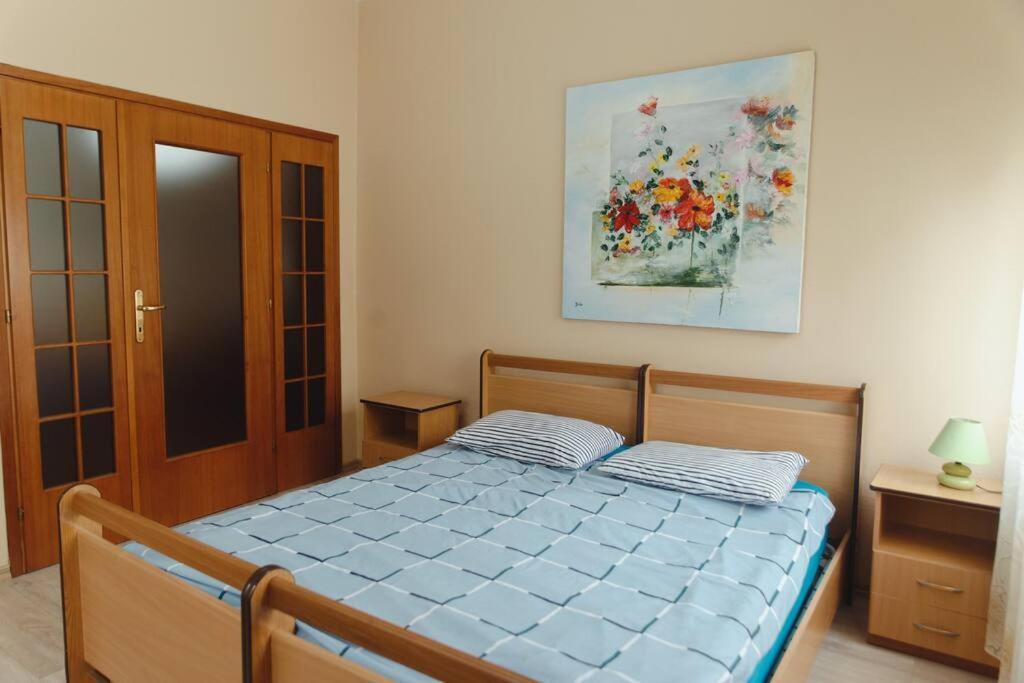 Rare Durres Apartment With Private Parking & Garden 外观 照片